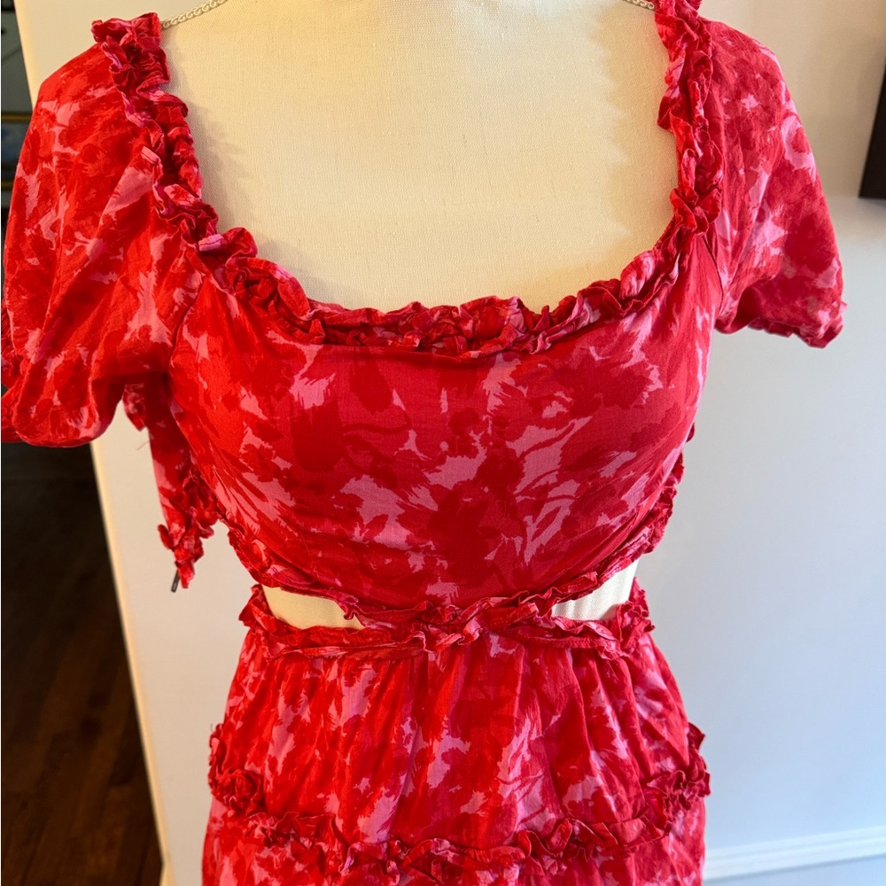 Super cute red and pink cutout dress - Picture 9 of 12